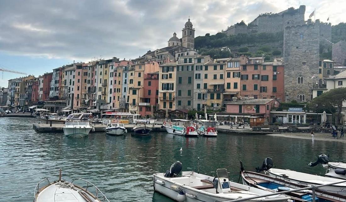 La Maison De Marie La Spezia Bagian luar foto